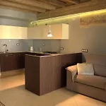 Daire Luxury Flats , Piazza Erbe With Balcony On Main Square Verona