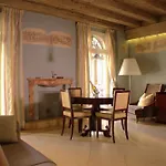 Daire Luxury Flats , Piazza Erbe With Balcony On Main Square Verona