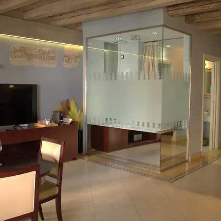 아파트 Luxury Flats , Piazza Erbe With Balcony On Main Square 베로나