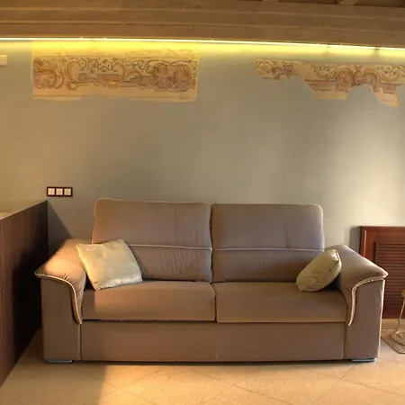 Luxury Flats , Piazza Erbe With Balcony On Main Square