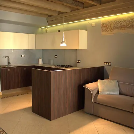 아파트 Luxury Flats , Piazza Erbe With Balcony On Main Square 베로나