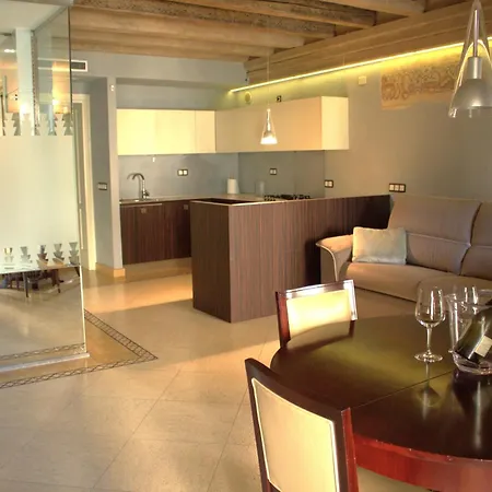 Luxury Flats , Piazza Erbe With Balcony On Main Square 아파트 *