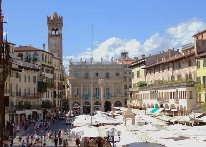 Luxury Flats , Piazza Erbe With Balcony On Main Square *
