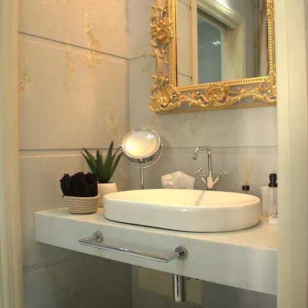 Luxury Flats , Piazza Erbe With Balcony On Main Square Verona