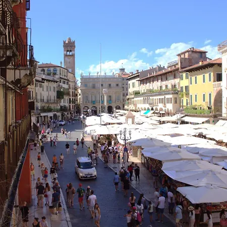 Luxury Flats , Piazza Erbe With Balcony On Main Square Verona
