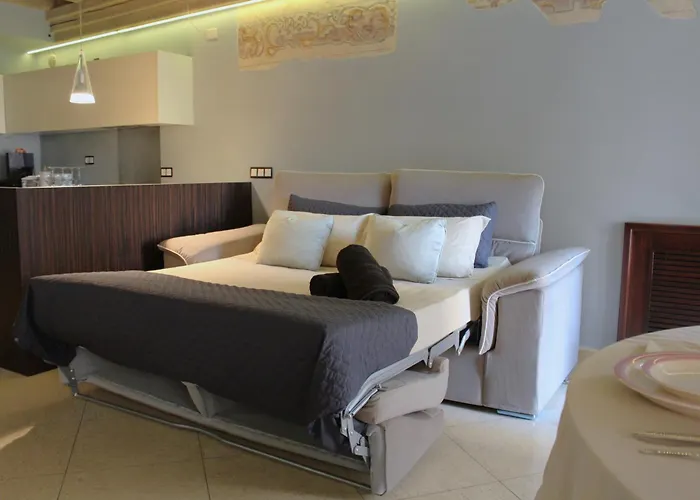 Luxury Flats , Piazza Erbe With Balcony On Main Square