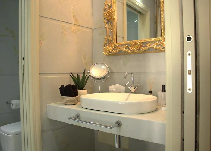 Luxury Flats , Piazza Erbe With Balcony On Main Square Verona