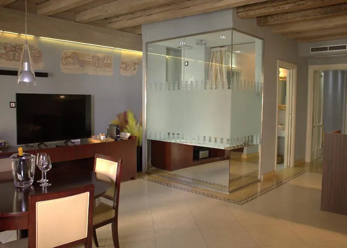 公寓 Luxury Flats , Piazza Erbe With Balcony On Main Square 维罗纳