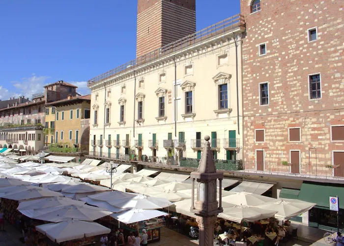 Luxury Flats , Piazza Erbe With Balcony On Main Square 公寓 *