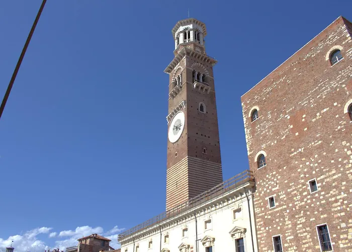 公寓 Luxury Flats , Piazza Erbe With Balcony On Main Square