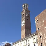 Διαμέρισμα Luxury Flats , Piazza Erbe With Balcony On Main Square