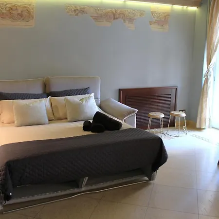 Luxury Flats , Piazza Erbe With Balcony On Main Square Apartment