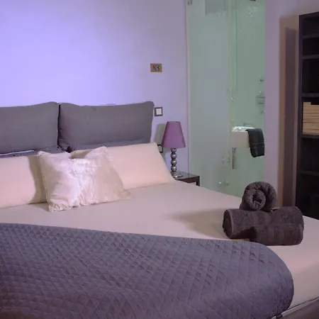 Luxury Flats , Piazza Erbe With Balcony On Main Square *