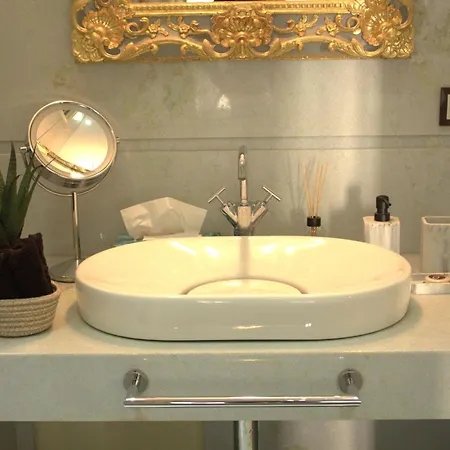 Luxury Flats , Piazza Erbe With Balcony On Main Square Appartement Vérone