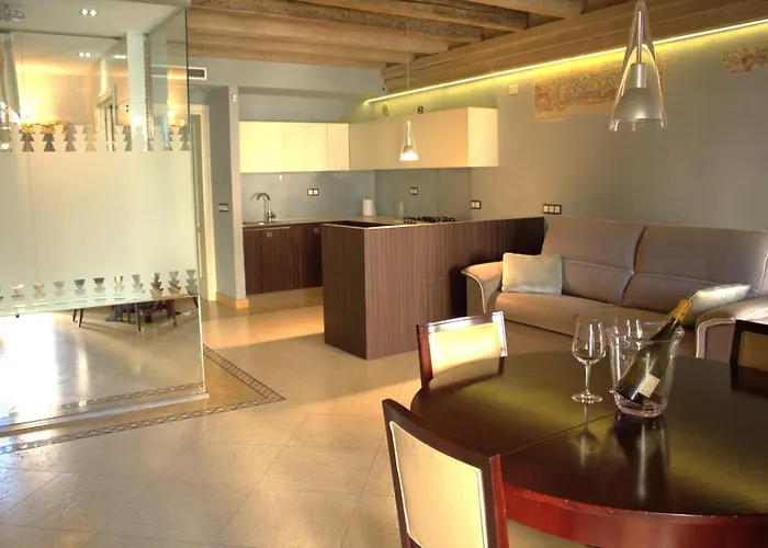 Luxury Flats , Piazza Erbe With Balcony On Main Square Διαμέρισμα *